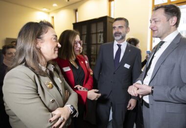 La Junta defiende ante el comisario de Agricultura que la futura PAC priorice al agricultor profesional